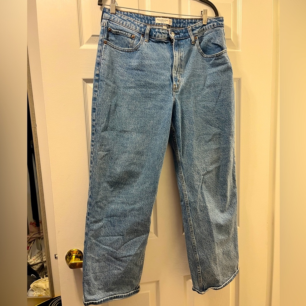 Abercrombie the 90s relaxed Jean High Rise